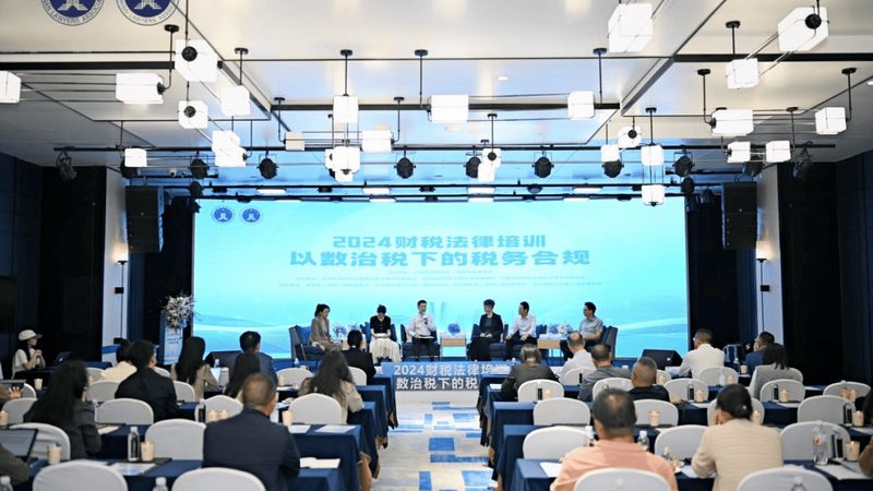 根据《商标法》规定，商标局对商标注册无效宣告的收费标准如下：